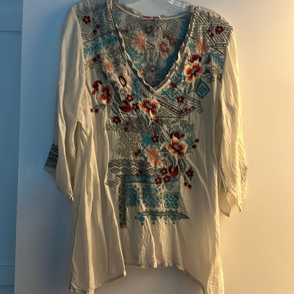 Johnny Was embroidered 3/4 sleeve blouse in cream, size large.